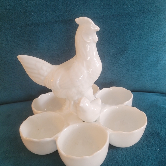 White Ceramic Chicken Egg Holder - Picture 3 of 15